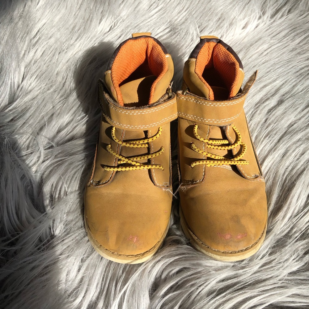 OshKosh B'gosh Light Tan Faux-Leather Jako Boots, Size Toddler 9